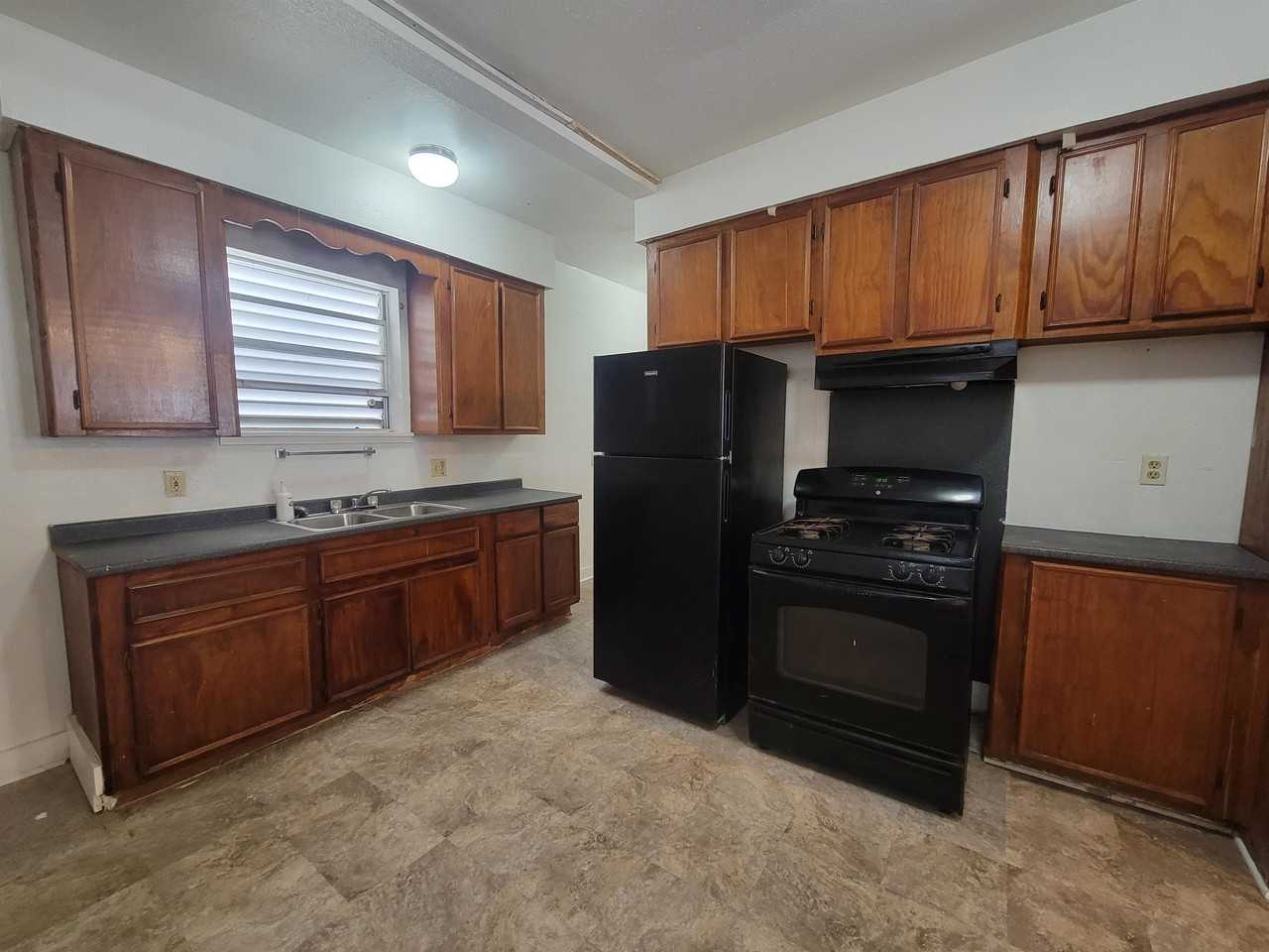 2928 Avenue M 1/2 - Photo 3 of 5