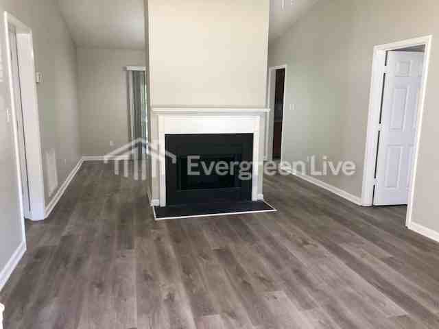 7064 Stoneridge Dr - Photo 3 of 19