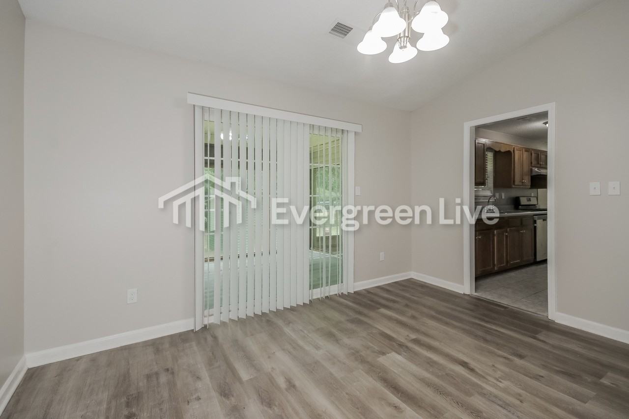 7064 Stoneridge Dr - Photo 6 of 19