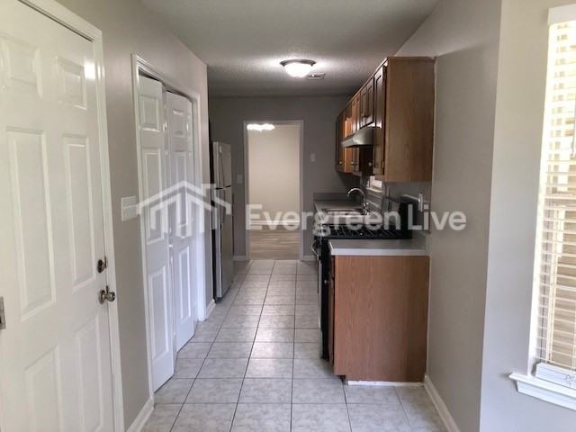 7064 Stoneridge Dr - Photo 5 of 19