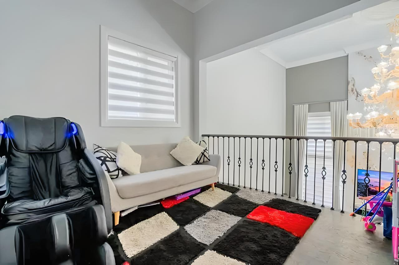 79 Elderslie Crescent - Photo 3 of 9