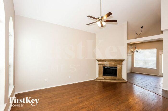 4724 Topaz Ln - Photo 2 of 15