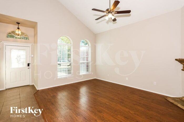 4724 Topaz Ln - Photo 3 of 15