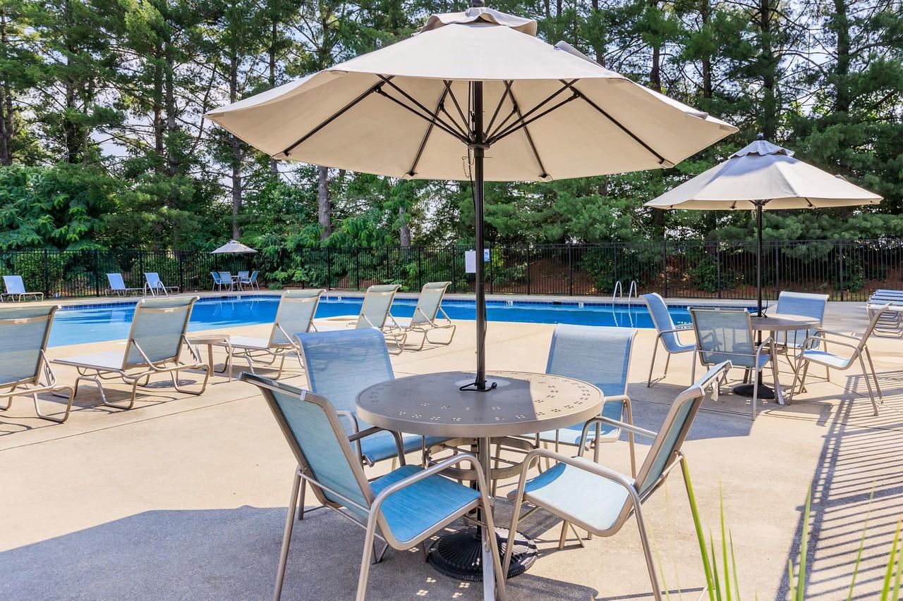 Walden Pond Apartment Homes - Photo 5 of 40