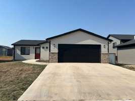 featured image of 671 Eagle Ct #NA