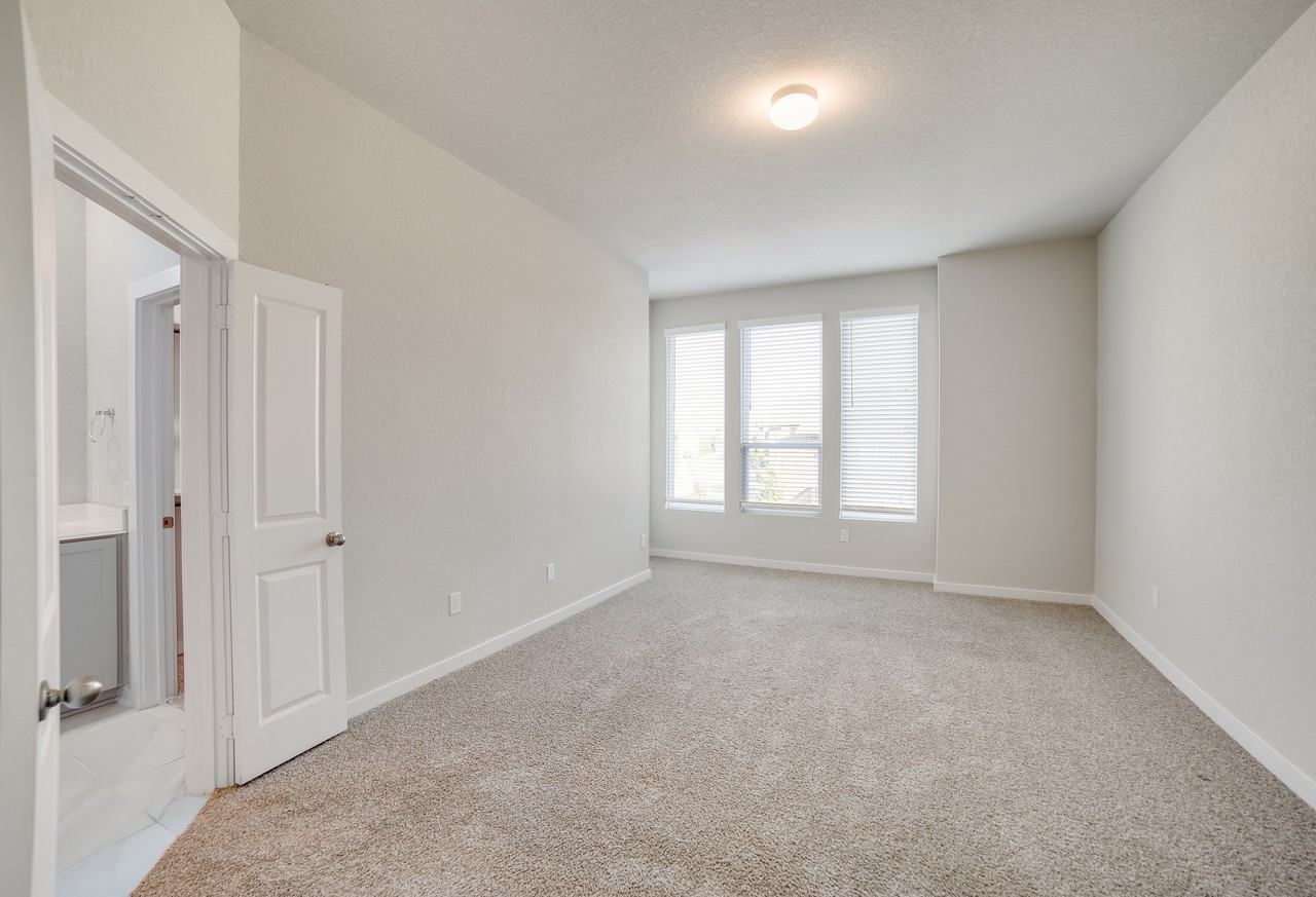 4506 Stark Aly #NA - Photo 7 of 12