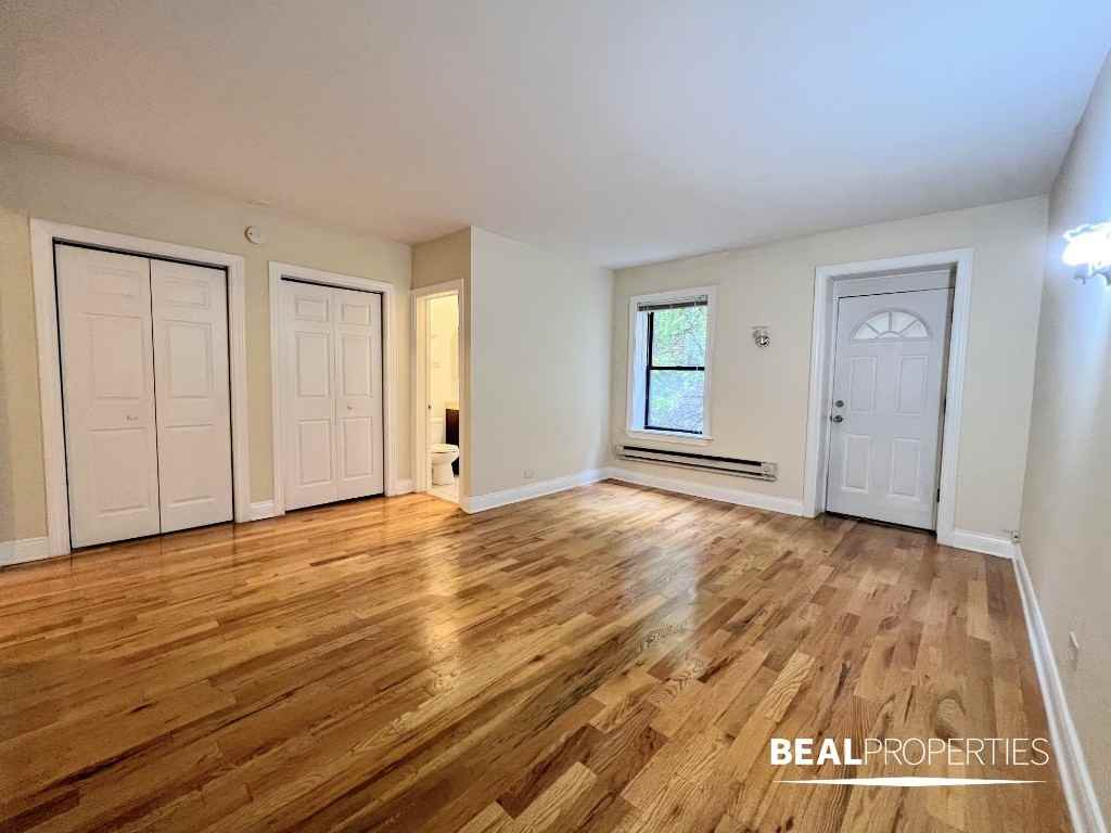 1347 North Dearborn Parkway - Photo 4 of 6