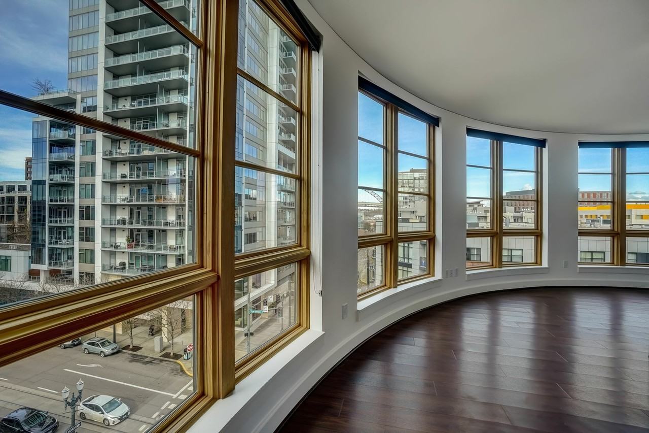 Burlington Tower - Photo 5 of 28