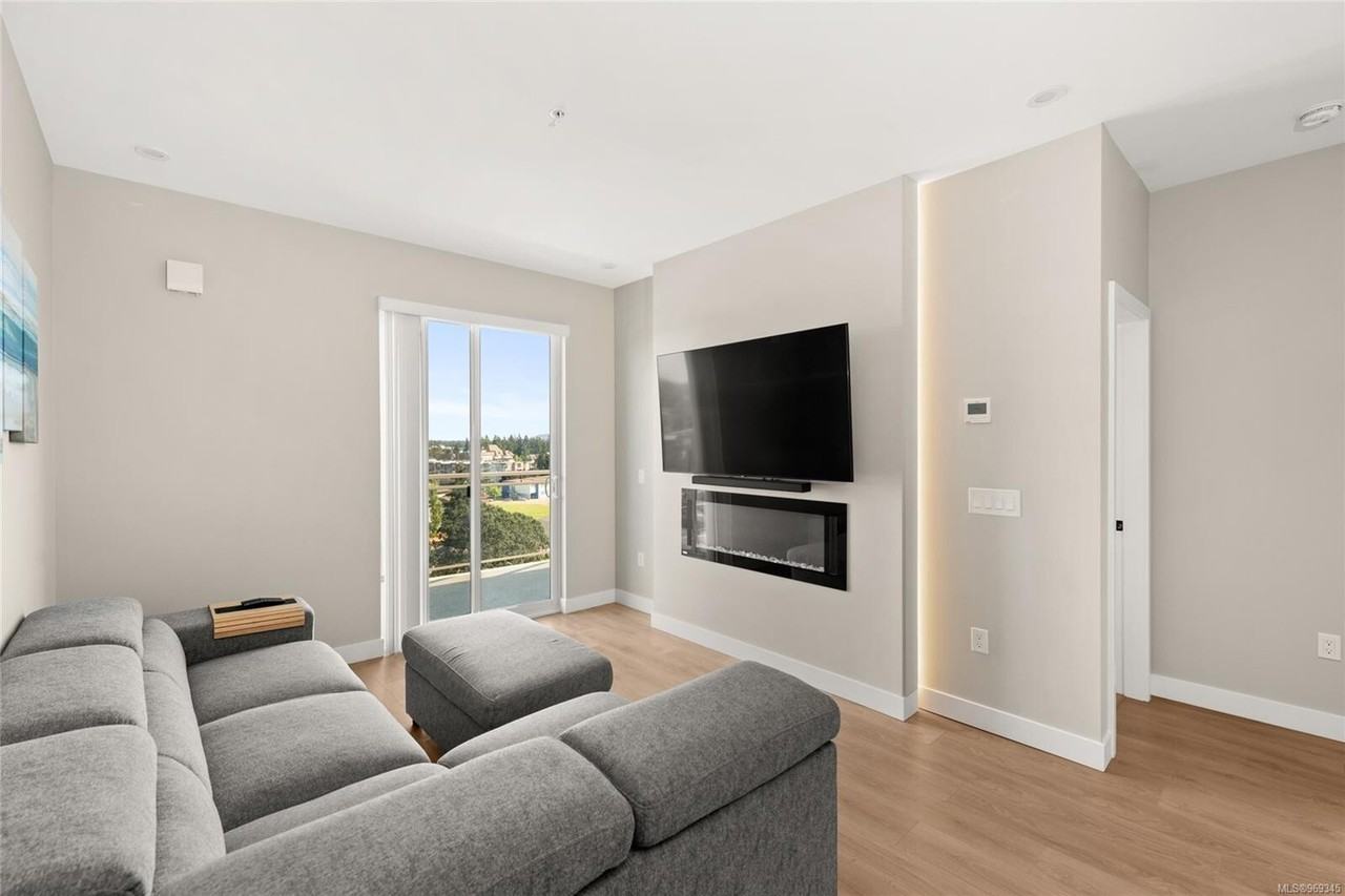 967 Whirlaway #513 - Photo 2 of 7