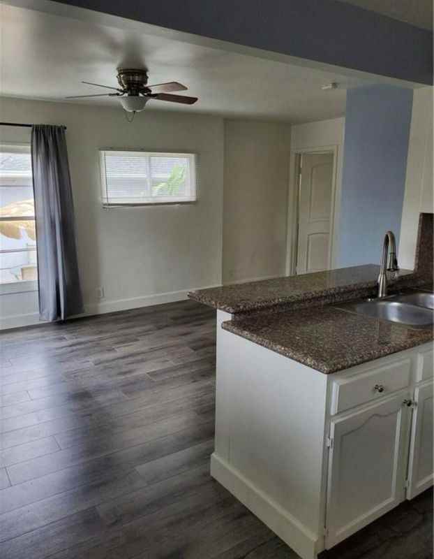 122 10th St ##A-C - Photo 3 of 25