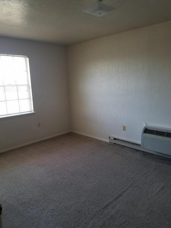 3148 Nw Cache Rd - Photo 5 of 10