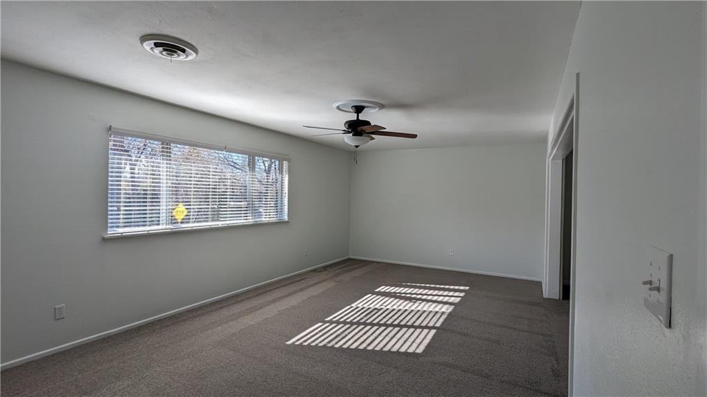 4221 N 23rd St - Photo 3 of 26