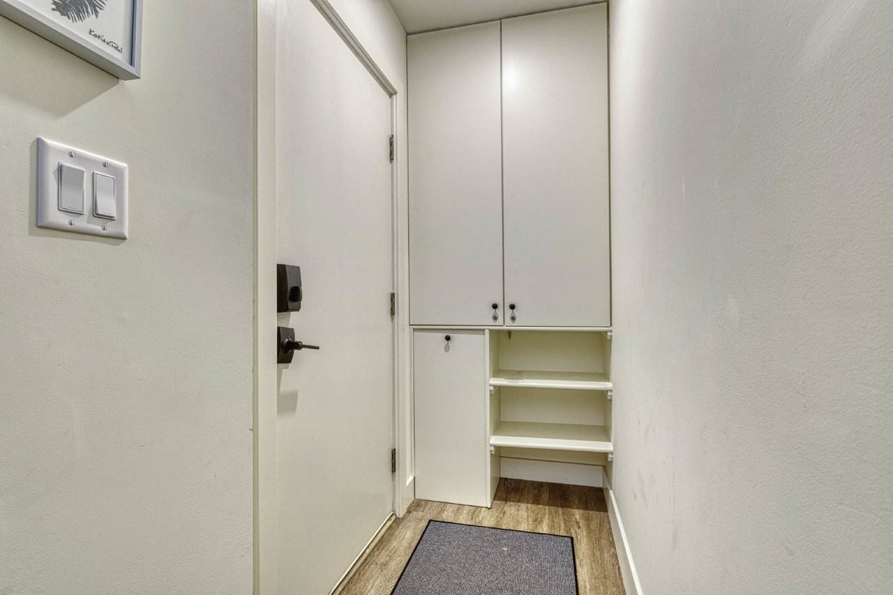 2546 1/2 California St - Photo 3 of 17