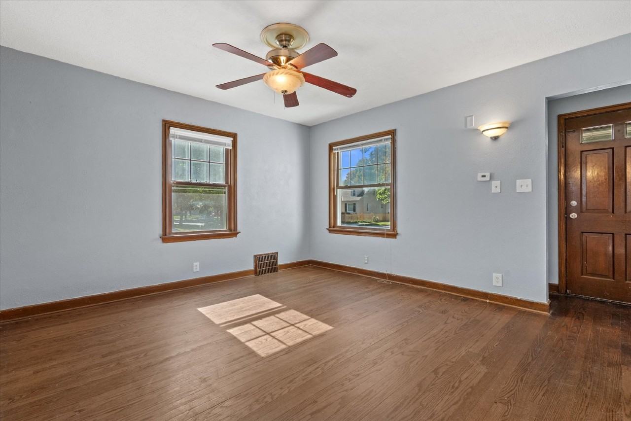 138 N 71st St - Photo 3 of 8