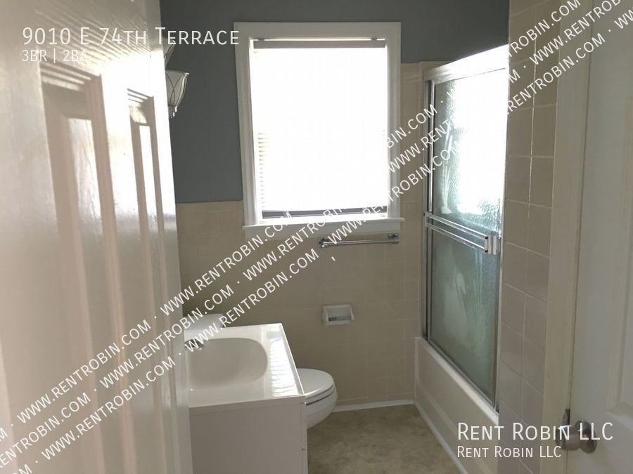 9010 E 74th Ter - Photo 5 of 13