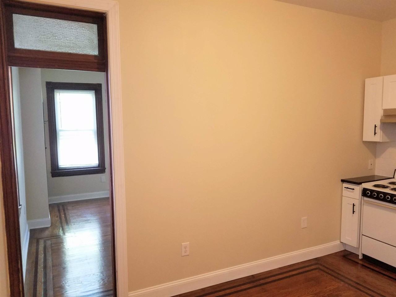 1227 W Allegheny Ave #3R - Photo 7 of 17