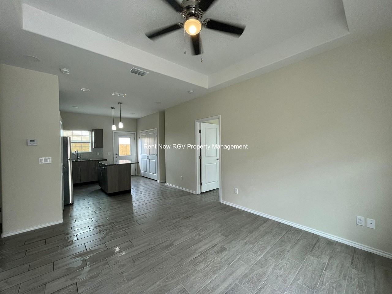 5106 N Hiawatha Dr #1 - Photo 4 of 9
