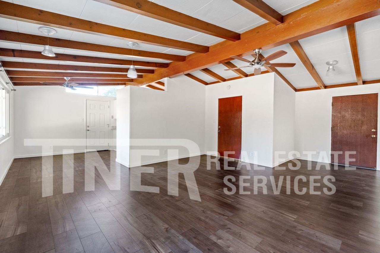 613 Mayfair Dr - Photo 3 of 22