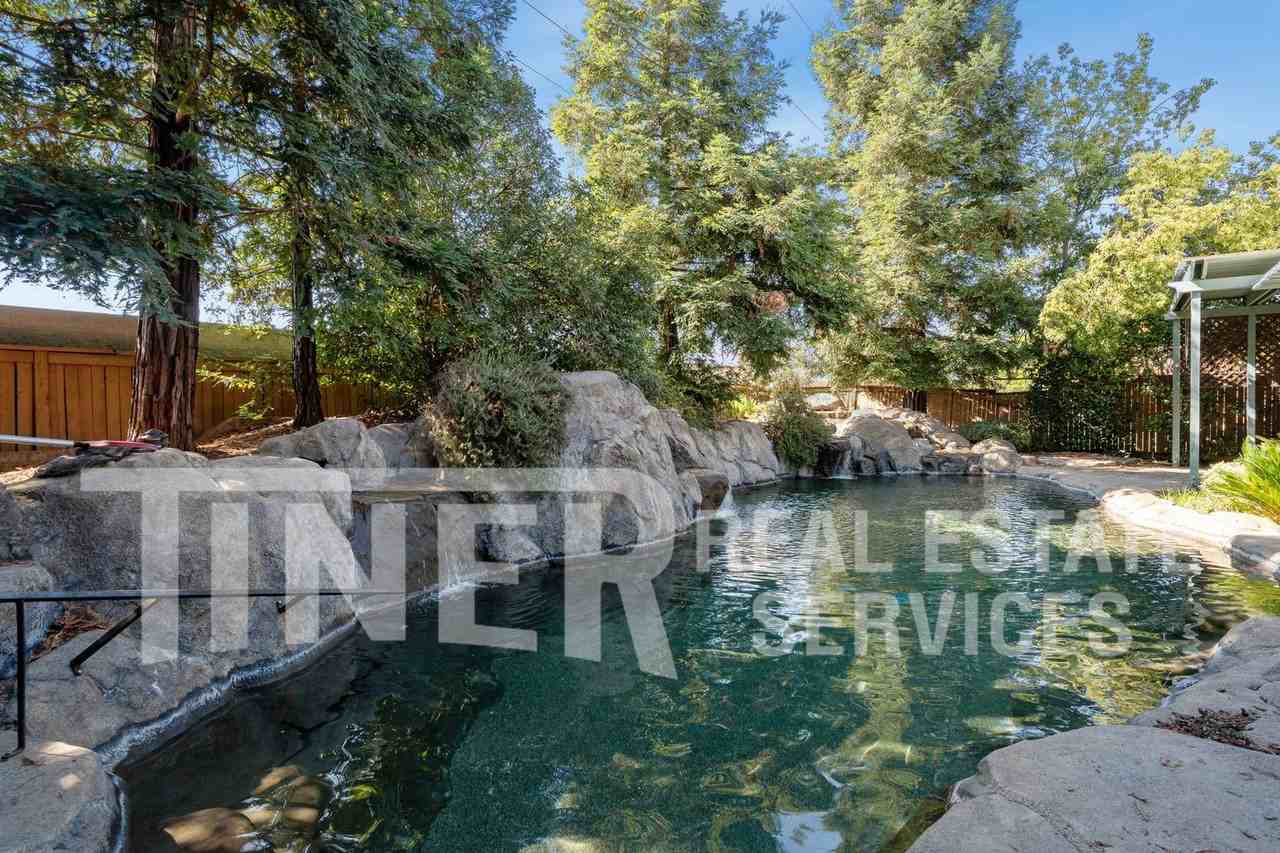 2770 Ashland Dr - Photo 2 of 25