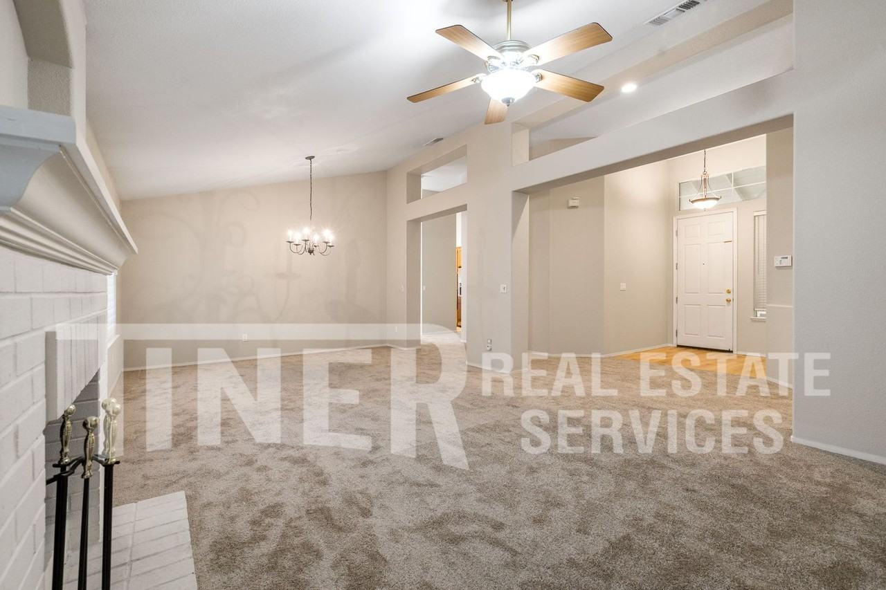 2770 Ashland Dr - Photo 7 of 25