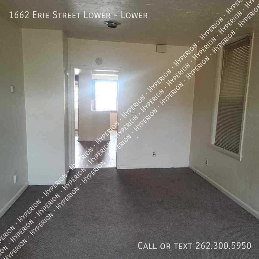 1662 Erie St Lowr - Photo 3 of 11