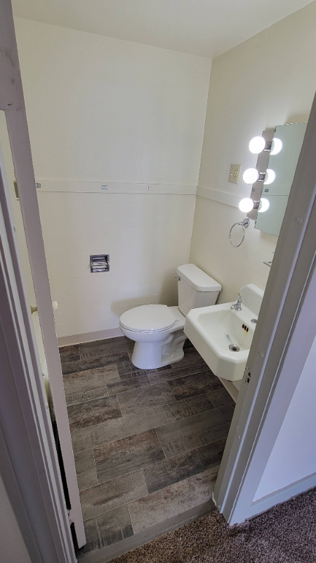 2031 3rd St #B - Photo 4 of 15