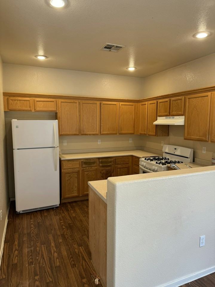 5328 Crestpoint Watch Court - Photo 2 of 11