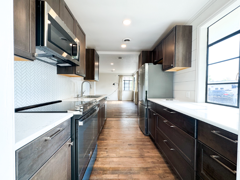 1224 W Mulberry St - Photo 3 of 20