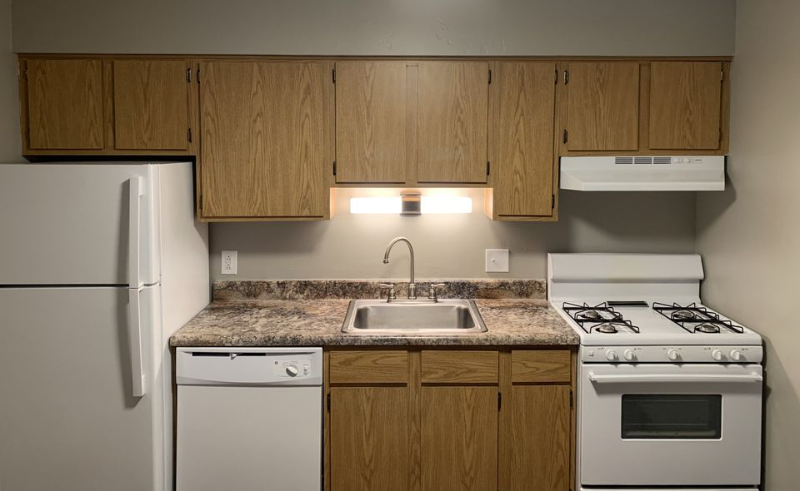 1367 Picadilly Ln - Photo 2 of 6