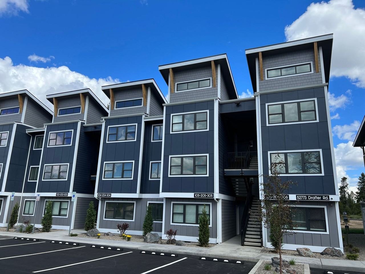 Pine View - Photo 3 of 29