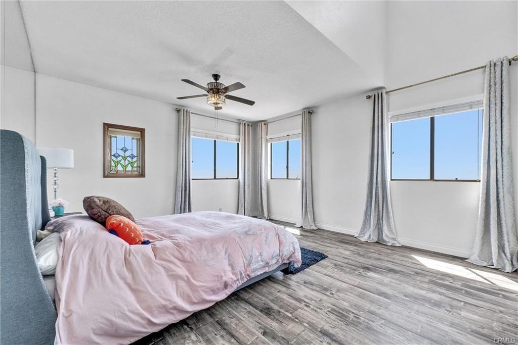 2215 Molino Ave #B - Photo 2 of 8