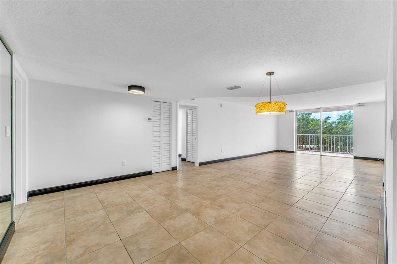 210 Seaview Dr #301 - Photo 3 of 8