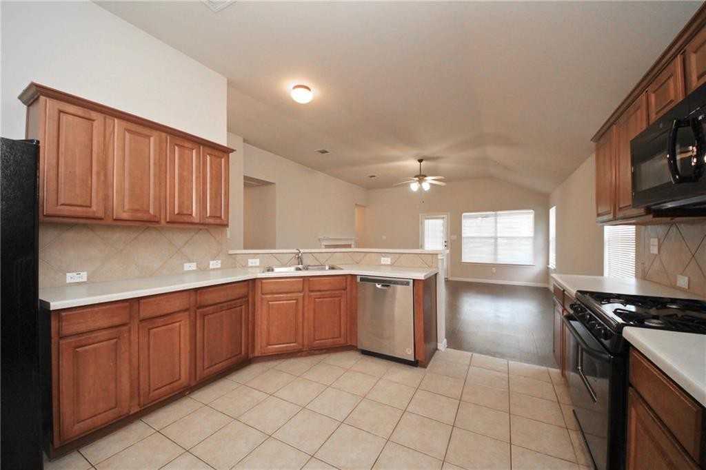 115 Newport Landing Pl - Photo 3 of 8