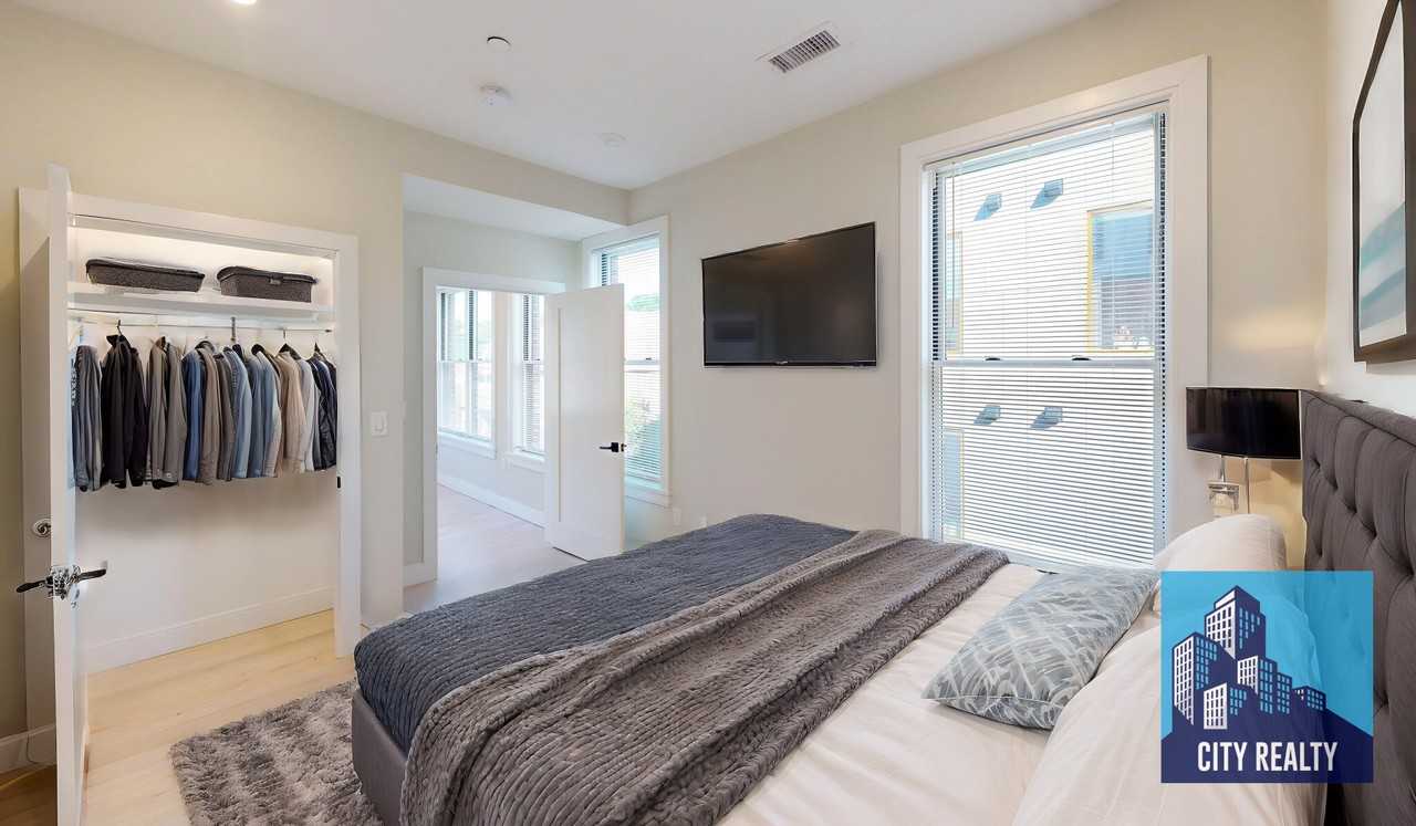 200 Green St #207 - Photo 3 of 10