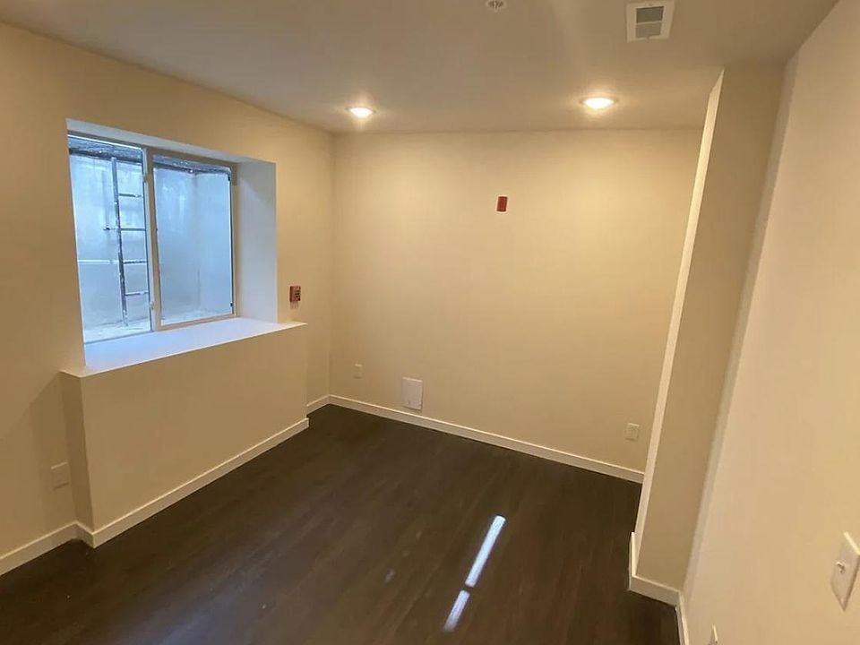 5721 Lansdowne Ave - Photo 3 of 21