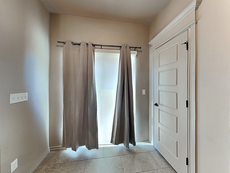 509 N Main St - Photo 7 of 20