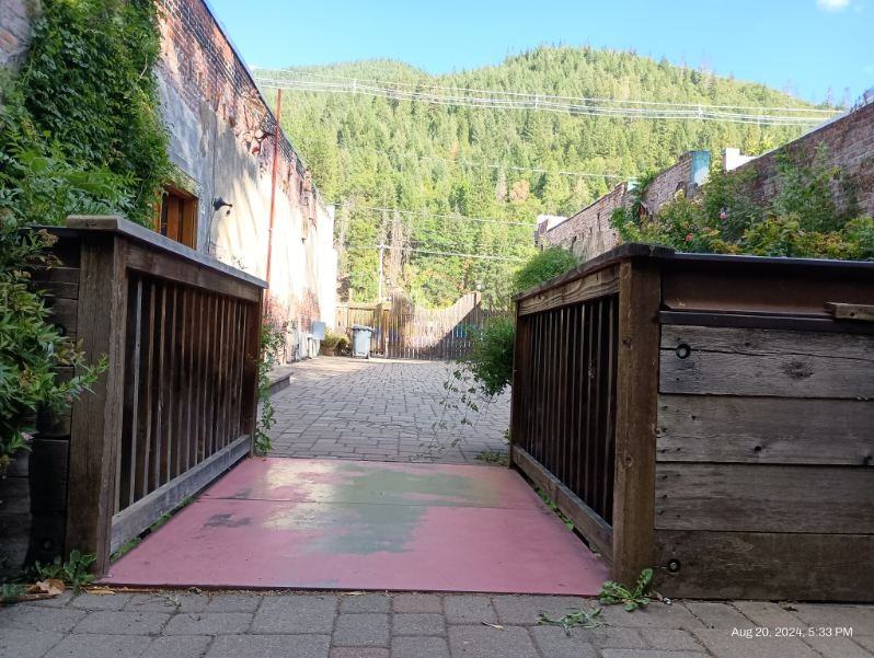 5819 Sacramento Ave - Photo 3 of 8