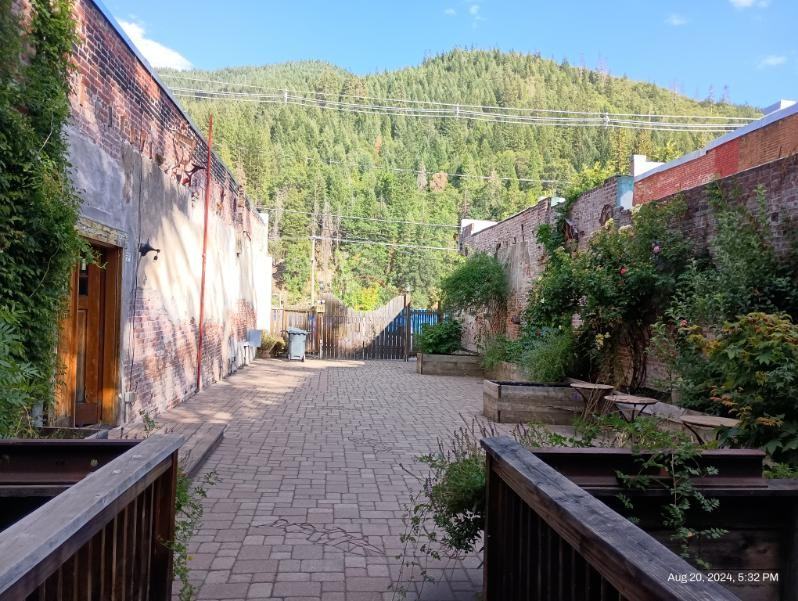 5819 Sacramento Ave - Photo 4 of 8