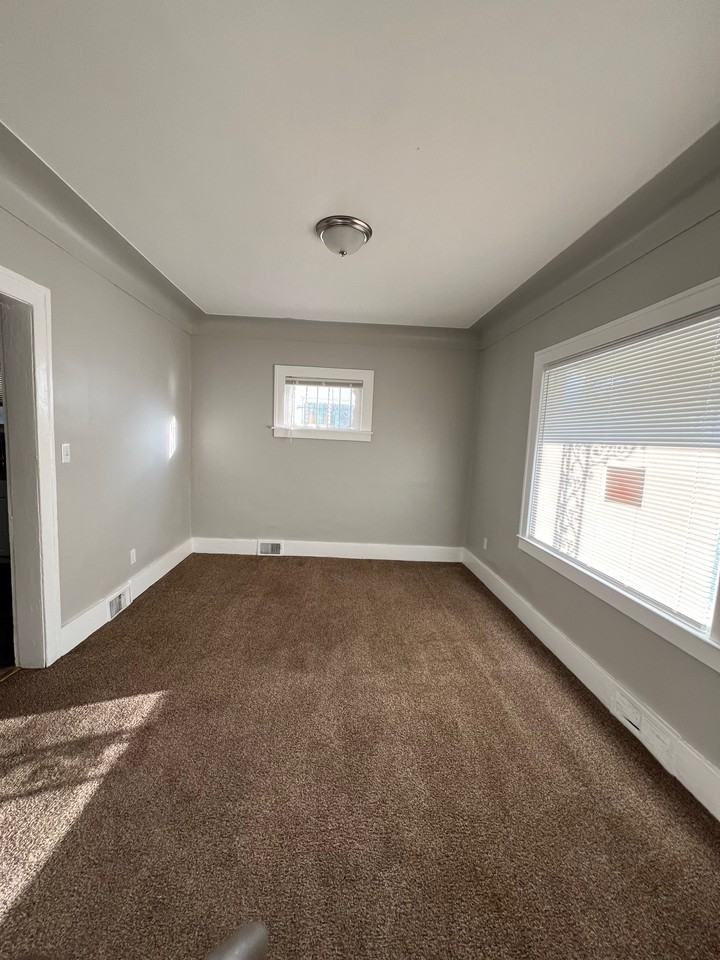 15792 Wabash St - Photo 2 of 9