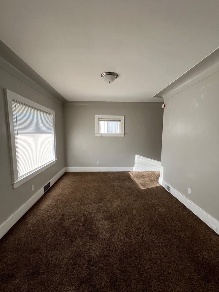 15792 Wabash St - Photo 3 of 9