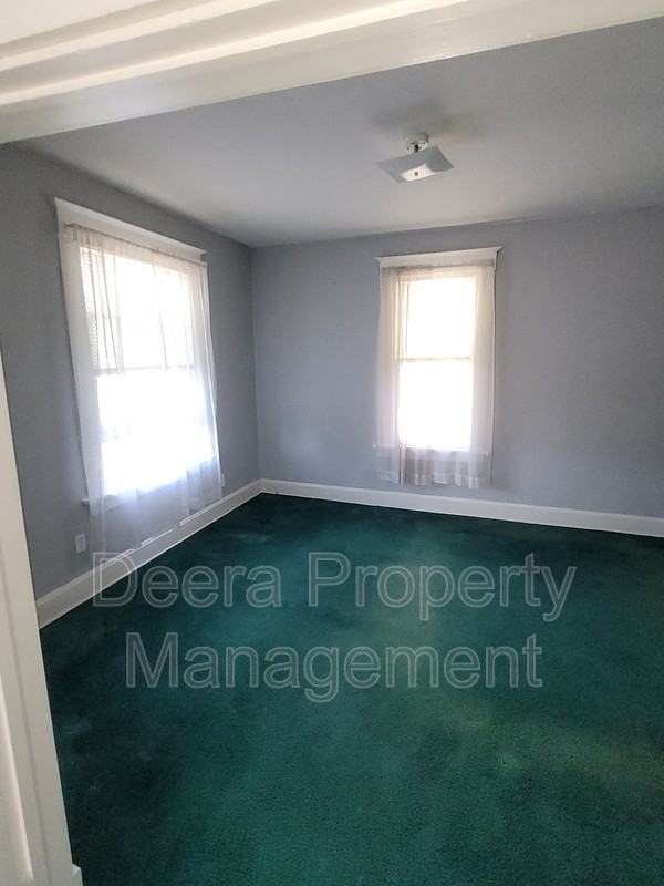 2606 Mitchell Ave - Photo 3 of 9