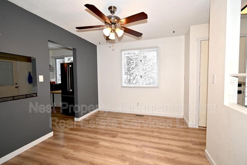 2943 Langley Cres - Photo 4 of 29