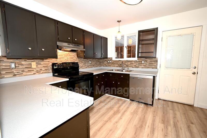 2943 Langley Cres - Photo 5 of 29