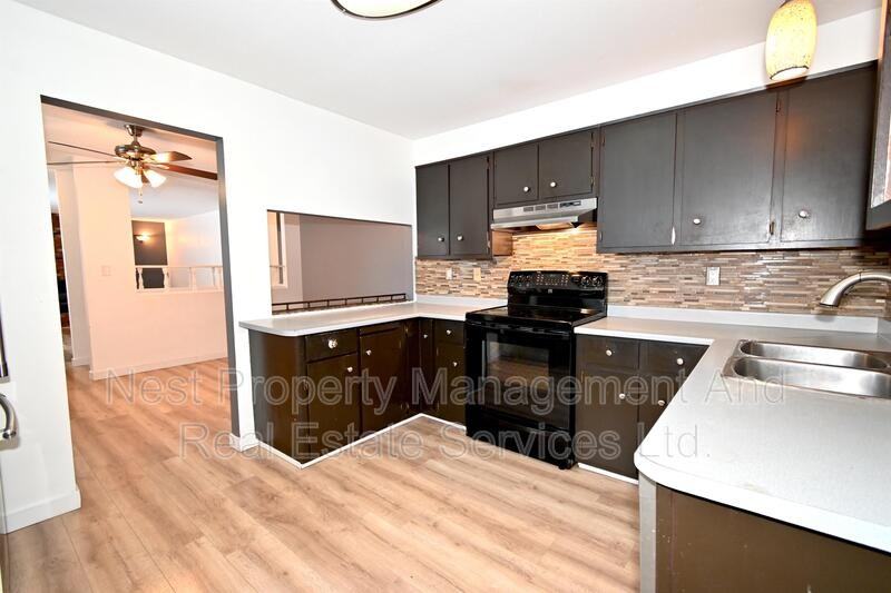 2943 Langley Cres - Photo 7 of 29