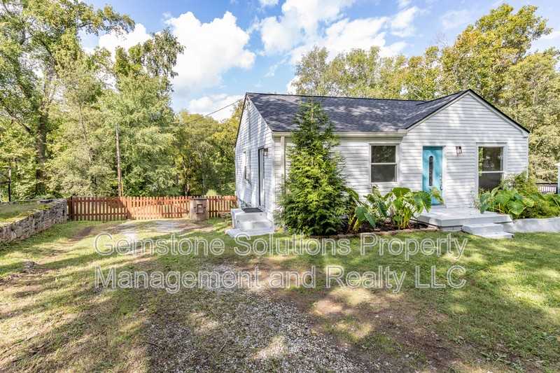 1214 Coarsey Dr - Photo 3 of 31