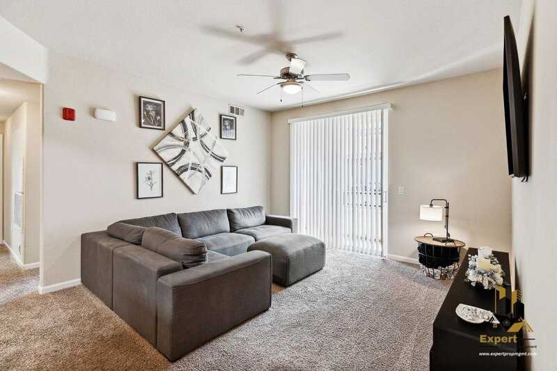 900 Moon Cir #922 - Photo 7 of 28