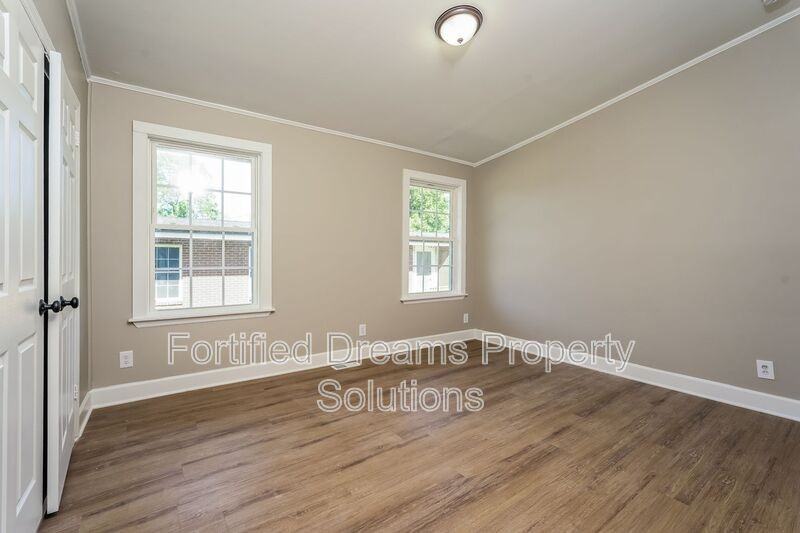 509 Saunders Pl #B - Photo 6 of 13