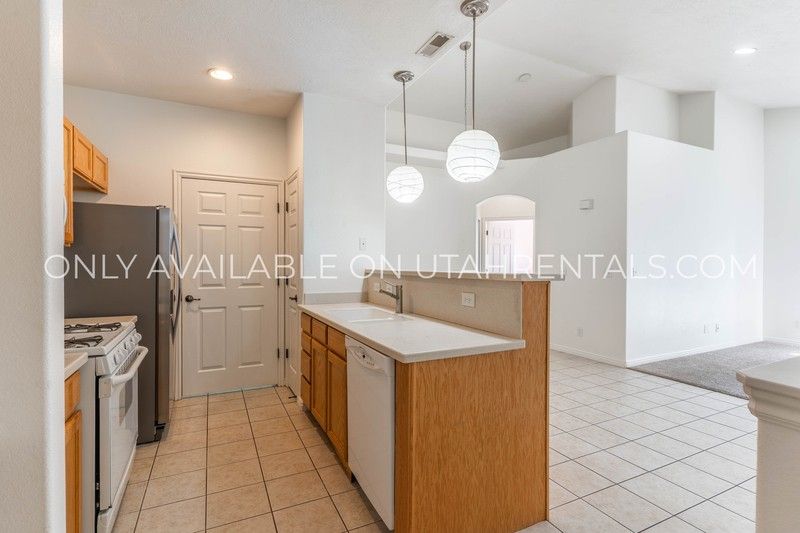 1508 Wn - Photo 2 of 26