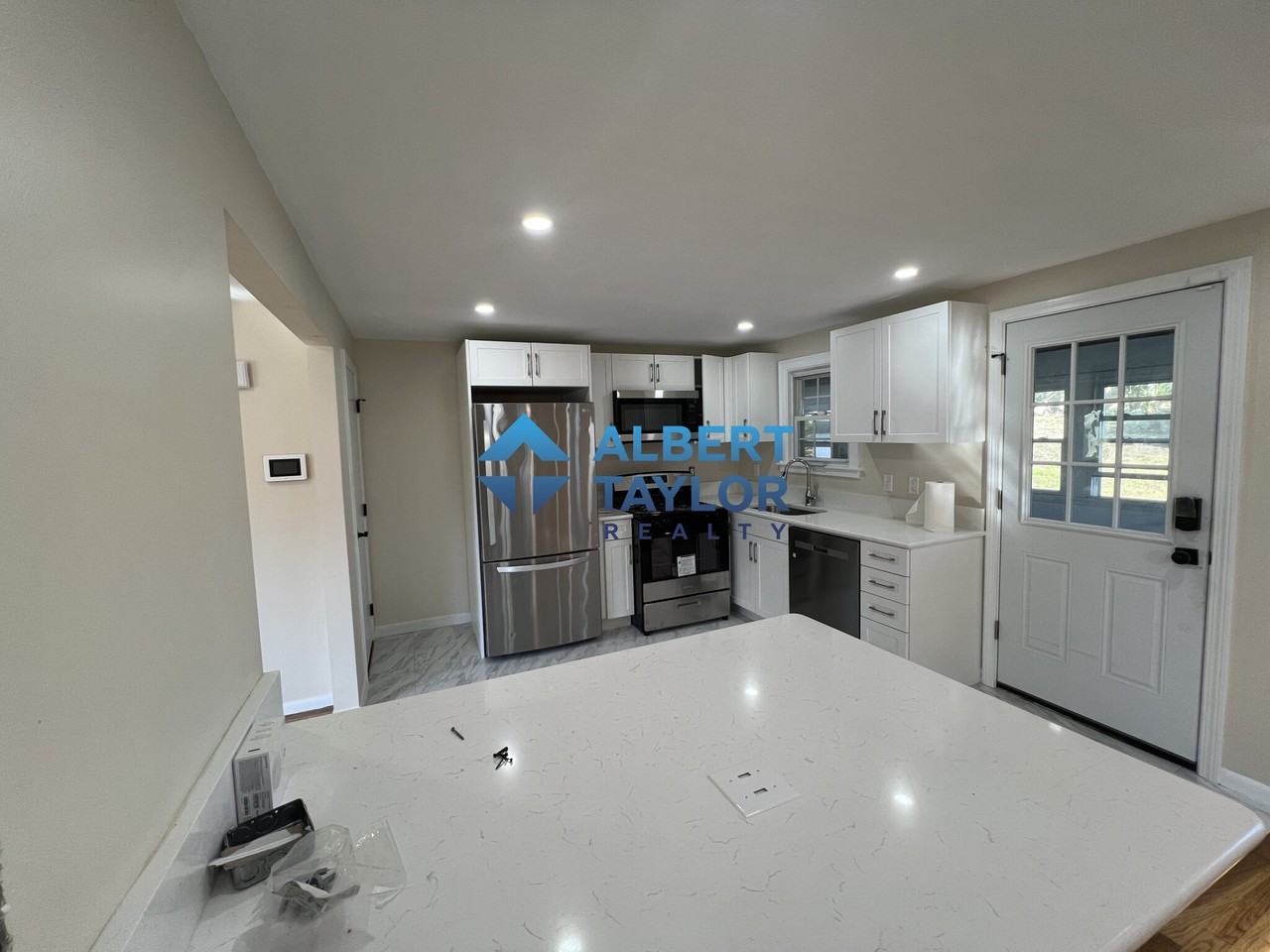 10 Regina Rd #B - Photo 7 of 22