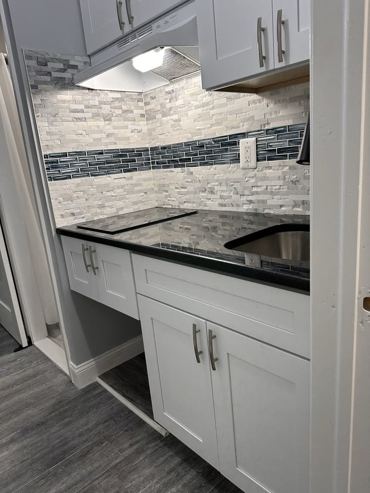 2047 S 19th St #2B - Photo 2 of 11